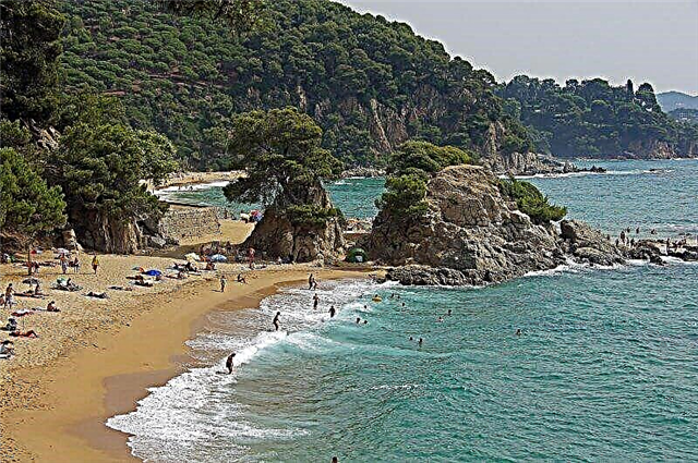 Plazhet më të mira në Spanjë: vendet më të bukura për të qëndruar