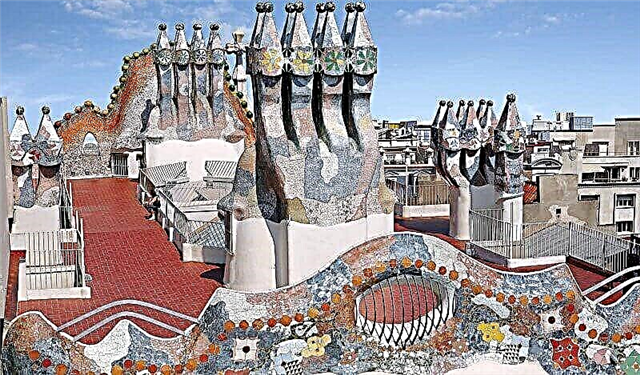 Casa Batlló ku Barcelona - ntchito yolimba mtima ya Antoni Gaudi