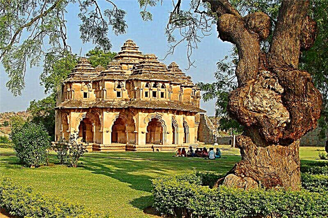 Hampi ing India - reruntuhan Vijayanagara kuna sing misuwur