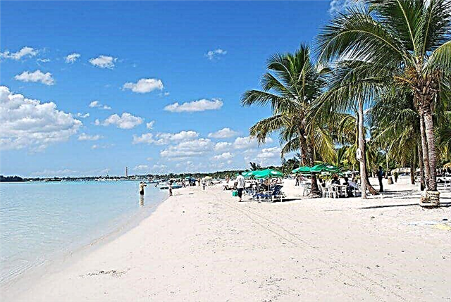 As mellores praias da República Dominicana: area branca e auga azul