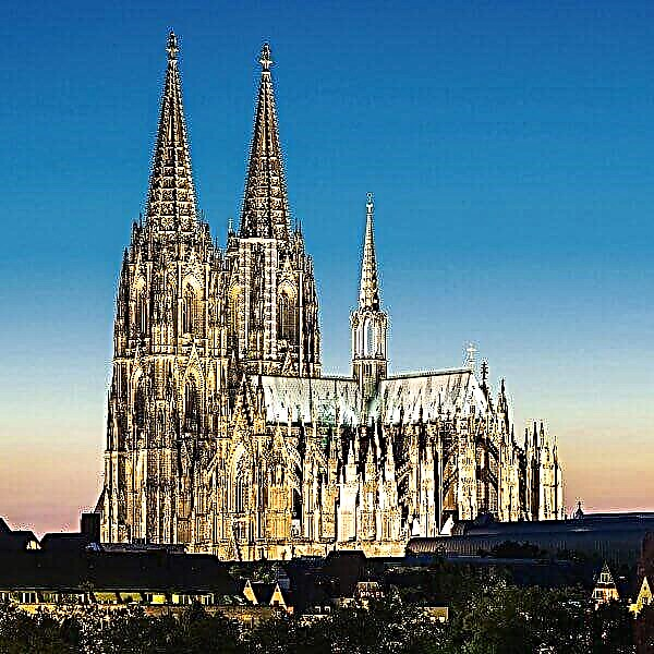 Koloniako katedrala - eraikitzen ari den maisulan gotikoa