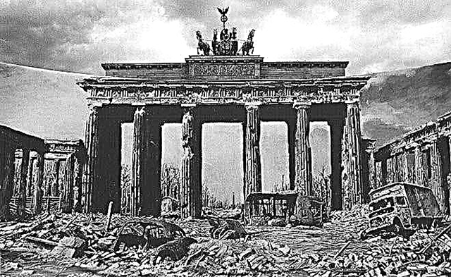 Бранденбургийн хаалга нь Германы хүч чадал, агуу байдлын бэлгэдэл юм