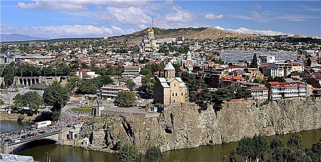 Rus tilida Tbilisiga ekskursiyalar - eng yaxshi 13 kishining umumiy ko'rinishi