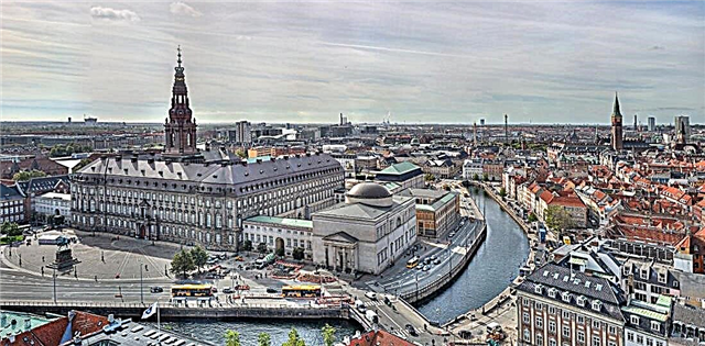 Christiansborg Palace hauv Copenhagen