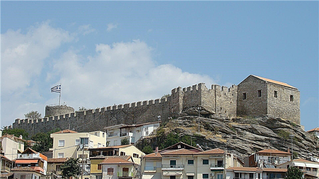 Kavala ornatior Graeca urbs est dives in historia