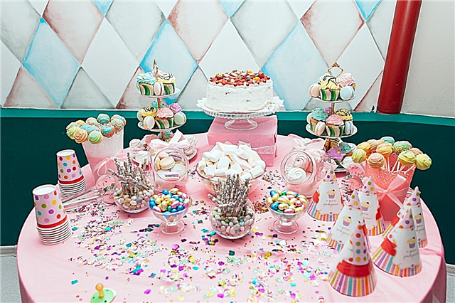 Dekorimi i tryezës për fëmijë për ditëlindjen, idetë e dekorimit të festave